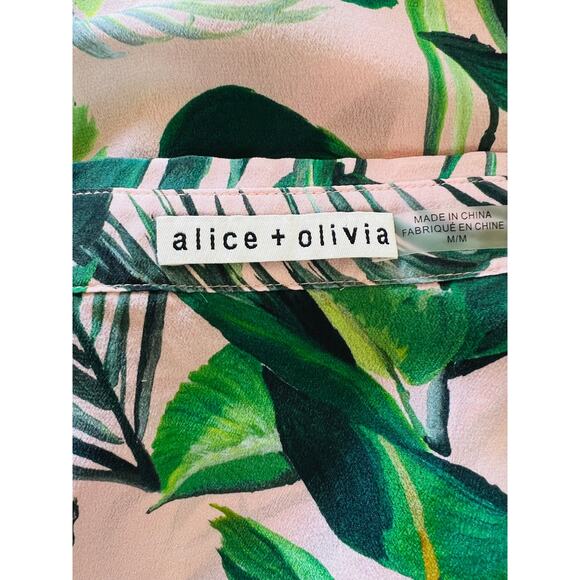 Alice + Olivia Randa Short Sleeve Ruffle Henley Top 100% Silk Size M Preowned - Picture 10 of 14